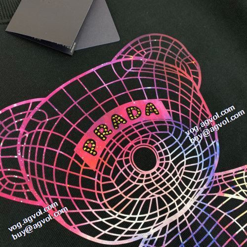 2021秋冬 プラダ PRADA こだわりのコート 注目のアイテム 2色可選 プルオーバーパーカー コスパ最高のプライス プラダコピーブランド 秋の定番 プリントパーカ