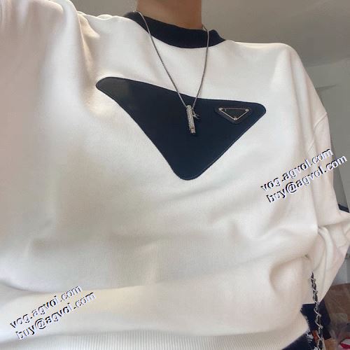 一番人気の新作はこれ 2021秋冬 プリントパーカ 高級感漂わせる プラダ PRADA 秋の定番 プルオーバーパーカー 2色可選 プラダスーパーコピー 代引
