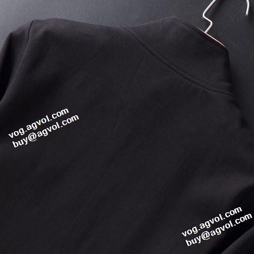 セットアップ上下 2021秋冬 プラダスーパーコピー プラダ PRADA セレブ愛用の超人気商品 スタンドネック 程よい厚み 汚れしにくい 