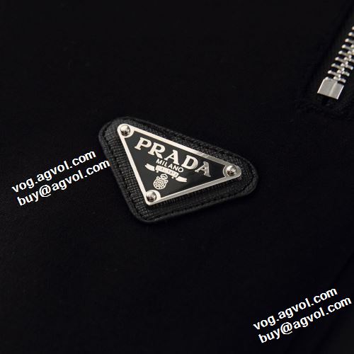 セットアップ上下 2021秋冬 プラダスーパーコピー プラダ PRADA セレブ愛用の超人気商品 スタンドネック 程よい厚み 汚れしにくい 