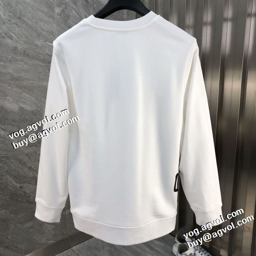 プルオーバーパーカー もっとも高い人気を誇る オリジナルプリント プラダ PRADA 大好評 プラダコピー 2021秋冬 ロゴパーカー 2色可選 