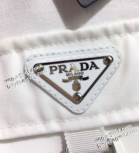 ランキング1位 2色可選 プラダコピーブランド 定番無地パーカー ジップパーカー 2021秋冬 プラダ PRADA プルオーバーパーカー