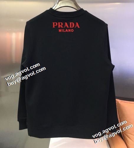 利便性に優れ プラダブランドスーパーコピー 2021秋冬 プラダ PRADA 4色可選 オシャレロゴパーカー 秋の定番 プルオーバーパーカー