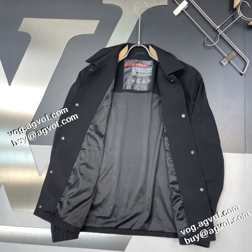 ブルゾン 2色可選 プラダコピーブランド シンプルなデザイン 防寒機能ある プラダ PRADA 2021秋冬 今一番HOTな新品 スナップ止め仕様