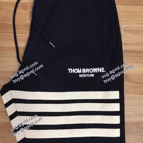 2021秋冬 トムブラウン THOM BROWNE セットアップ上下 トムブラウンブランド コピー スタイリッシュな印象 上質 飽きのこないデザイン