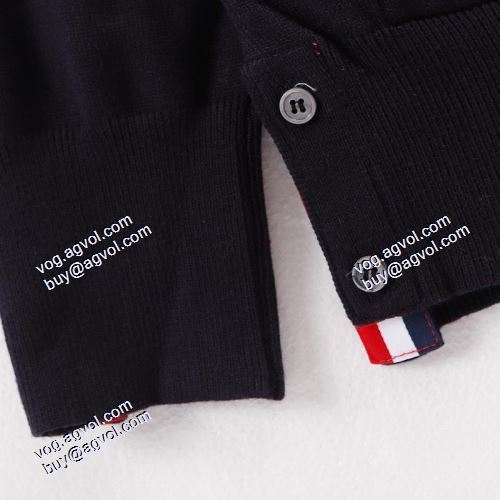 人目を惹くデザイン トムブラウンスーパーコピー 2021秋冬 トムブラウン THOM BROWNE ニットウェア 超目玉 おしゃれな装い 2色可選
