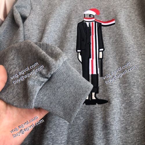 上質 トムブラウンコピー ブランド 2色可選 2021秋冬 トムブラウン THOM BROWNE プルオーバーパーカー デザイン性の高い おしゃれさ抜群パーカ
