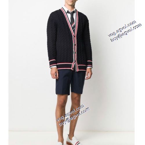 エレガントな装い 2021秋冬 スタイリッシュな印象 トムブラウン THOM BROWNE トムブラウンコピー ブランド セーター 上質 編地切替デザイン