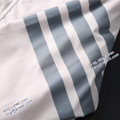 個性的なデザ フード付きコート 2色可選 防寒機能ある 2021秋冬 トムブラウン THOM BROWNE トムブラウンブランドスーパーコピー エレガントな装い
