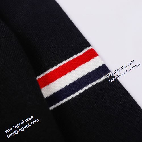 上品上質 セーター  スナップ止め仕様 2021秋冬 トムブラウン THOM BROWNE トムブラウンコピー 楽に着用出来る