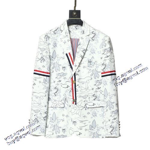 2021秋冬 トムブラウンコピー ブランド ブルゾン トムブラウン THOM BROWNE 大絶賛の履き心地! スナップ止め仕様 高級感漂わせる