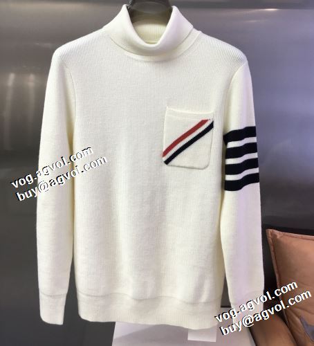 セーター 2色可選 海外セレブ愛用 2021秋冬 トムブラウン THOM BROWNE トムブラウンスーパーコピー 代引 ハリのある タートルネックのセーター