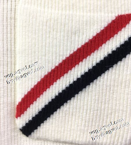 セーター 2色可選 海外セレブ愛用 2021秋冬 トムブラウン THOM BROWNE トムブラウンスーパーコピー 代引 ハリのある タートルネックのセーター