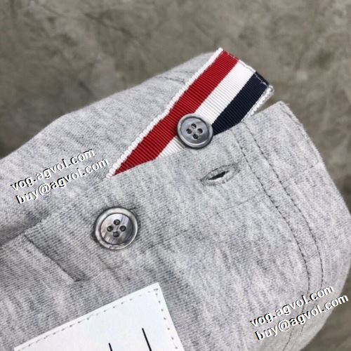今買い◎得 トムブラウンブランドスーパーコピー 2021秋冬 ステンカラーコート トムブラウン THOM BROWNE 2色可選 ジャケット 堪能できるコート