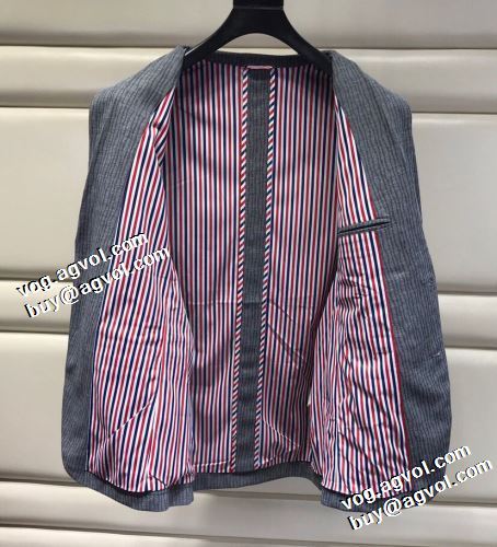 スーツ レジャー 2021秋冬 トムブラウン THOM BROWNE トムブラウンブランドコピー 極上の着心地 テーラードジャケット 高級感漂わせる
