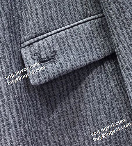 スーツ レジャー 2021秋冬 トムブラウン THOM BROWNE トムブラウンブランドコピー 極上の着心地 テーラードジャケット 高級感漂わせる