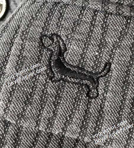 スーツ レジャー 2021秋冬 トムブラウン THOM BROWNE トムブラウンブランドコピー 極上の着心地 テーラードジャケット 高級感漂わせる