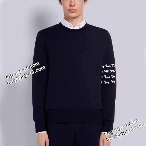 トムブラウンブランド 偽物 通販 オリジナル 2021秋冬 プルオーバーパーカー トムブラウン THOM BROWNE 幅広いジャンル プリントパーカ