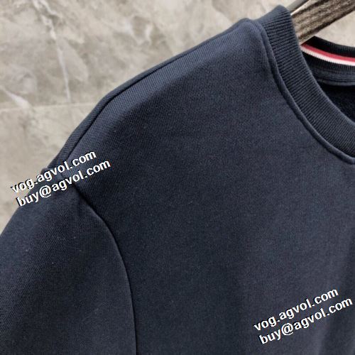 トムブラウンブランド 偽物 通販 オリジナル 2021秋冬 プルオーバーパーカー トムブラウン THOM BROWNE 幅広いジャンル プリントパーカ