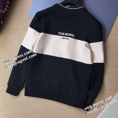 トムブラウン THOM BROWNE 袖ライン プルオーバーパーカー 3色可選 トムブラウンコピーブランド ジップパーカー 存在感のある 2021秋冬