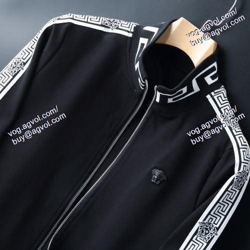 2021春夏 シンプルなデザイン 耐久性に優れ  上下セット VERSACEスーパーコピー ヴェルサーチVERSACE   