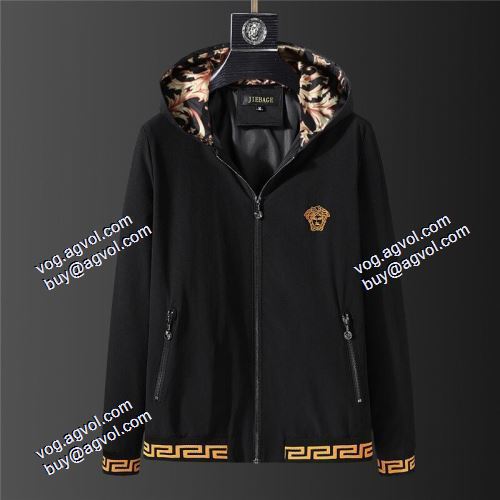 完成度の高い逸品 ダスター コート 2021秋冬 大花プリント ヴェルサーチVERSACE ブルゾン ヴェルサーチブランド コピー