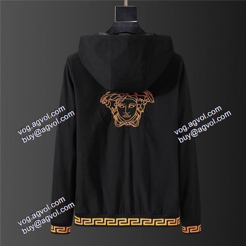 完成度の高い逸品 ダスター コート 2021秋冬 大花プリント ヴェルサーチVERSACE ブルゾン ヴェルサーチブランド コピー