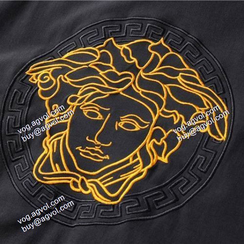 完成度の高い逸品 ダスター コート 2021秋冬 大花プリント ヴェルサーチVERSACE ブルゾン ヴェルサーチブランド コピー