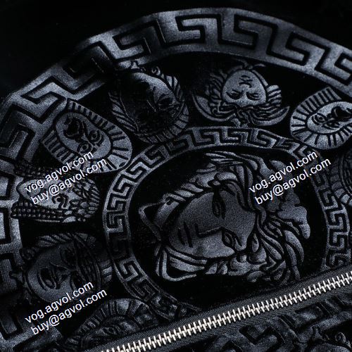セットアップ上下 人目を惹くデザイン 2色可選 2021秋冬 ヴェルサーチVERSACE 飽きのこないデザイン ヴェルサーチコピー ブランド