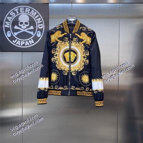 セットアップ上下 優しい色合い 2021秋冬 ヴェルサーチVERSACE ヴェルサーチブランド 偽物 通販 こだわりのコート 程よい厚み