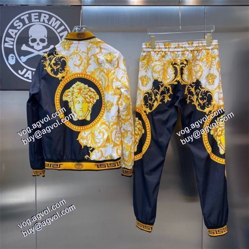 ヴェルサーチスーパーコピー 激安 2021秋冬 ジャケット ヴェルサーチVERSACE セットアップ上下 オリジナルプリント秋着用