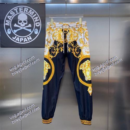 ヴェルサーチスーパーコピー 激安 2021秋冬 ジャケット ヴェルサーチVERSACE セットアップ上下 オリジナルプリント秋着用
