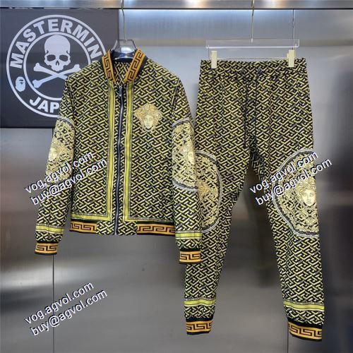2021秋冬 秋のお出かけに最適 ヴェルサーチコピーブランド ヴェルサーチVERSACE エレガントな装い 高級感漂わせる セットアップ上下