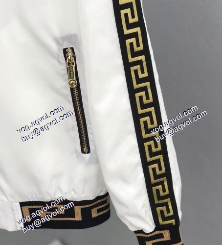 ブルゾン 2021秋冬 袖ライン おしゃれな装い ヴェルサーチVERSACE ヴェルサーチブランドスーパーコピー