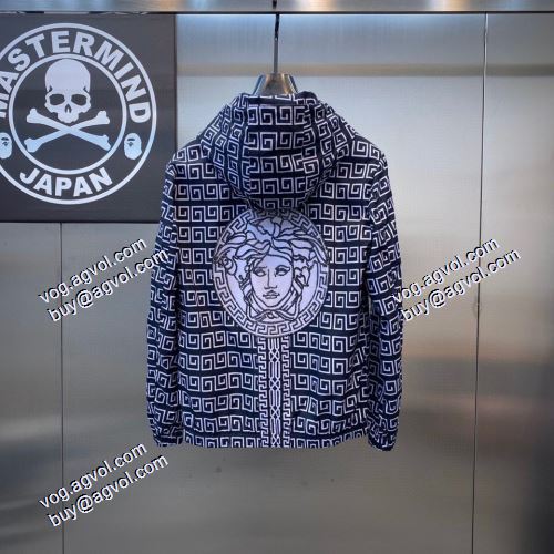 ジャケット 花プリントデザインジャケット 逸品 2021秋冬 ヴェルサーチVERSACE ブルゾン ヴェルサーチブランドコピー