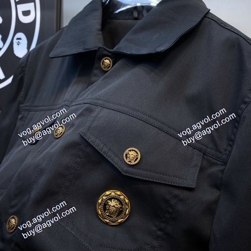ヴェルサーチブランド コピー 2色可選 トグルボタン付 ジャケット 2021秋冬 ヴェルサーチVERSACE コート 柔らかな質感