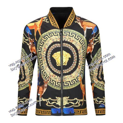 人気 ランキング 2021秋冬 高級感漂わせる セットアップ上下 ヴェルサーチVERSACE アニマル柄コート ヴェルサーチスーパーコピー
