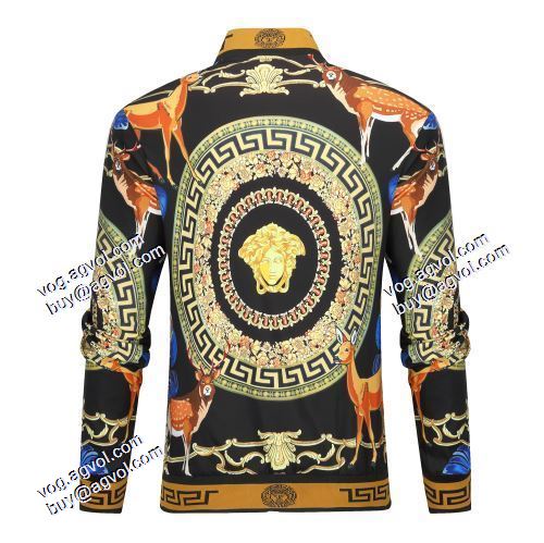 人気 ランキング 2021秋冬 高級感漂わせる セットアップ上下 ヴェルサーチVERSACE アニマル柄コート ヴェルサーチスーパーコピー