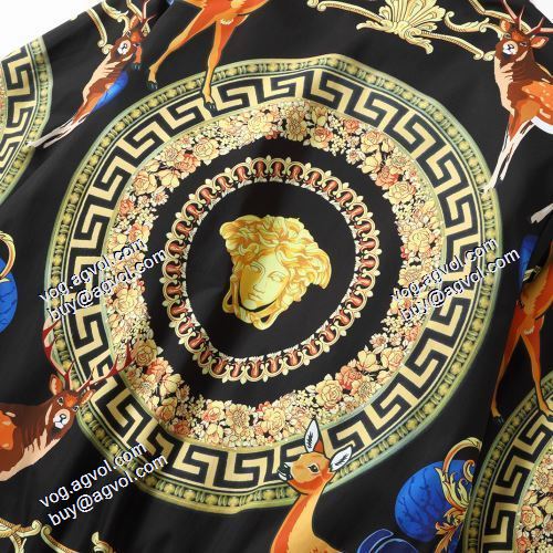 人気 ランキング 2021秋冬 高級感漂わせる セットアップ上下 ヴェルサーチVERSACE アニマル柄コート ヴェルサーチスーパーコピー