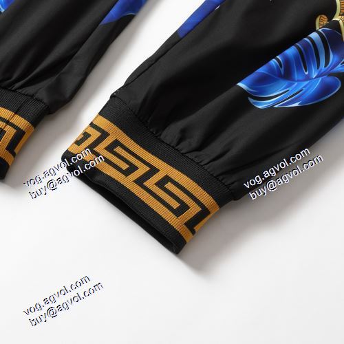 人気 ランキング 2021秋冬 高級感漂わせる セットアップ上下 ヴェルサーチVERSACE アニマル柄コート ヴェルサーチスーパーコピー