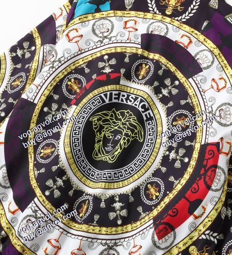 人目を惹くデザイン 2021秋冬 ヴェルサーチVERSACE セットアップ上下 花プリントデザインジャケット ヴェルサーチコピー ブランド