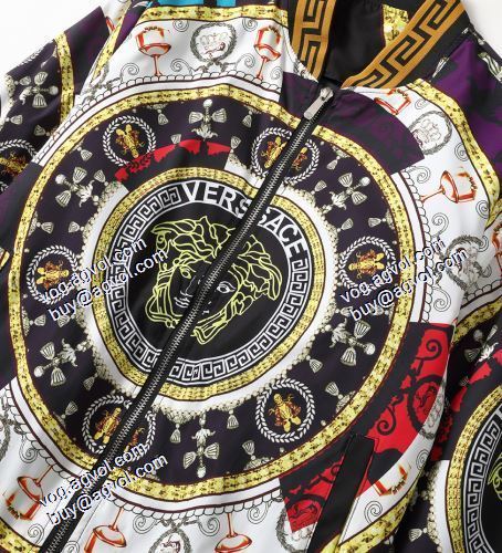 人目を惹くデザイン 2021秋冬 ヴェルサーチVERSACE セットアップ上下 花プリントデザインジャケット ヴェルサーチコピー ブランド