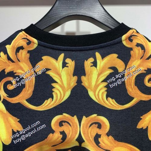 ロゴパーカー 売れ筋のいい 幅広いジャンル 2021秋冬 総柄 プルオーバーパーカー ヴェルサーチVERSACE ヴェルサーチブランド 偽物 通販