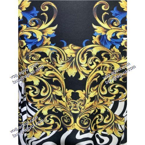 圧倒的な高級感 2021秋冬 ジップパーカー 迷彩総柄 ヴェルサーチVERSACE プルオーバーパーカー ヴェルサーチコピーブランド オシャレロゴパーカー