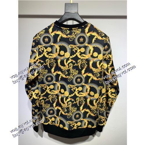 超目玉 2021秋冬 迷彩総柄 秋着用 プルオーバーパーカー ヴェルサーチVERSACE オリジナルプリント ヴェルサーチ偽物ブランド