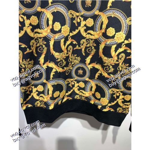超目玉 2021秋冬 迷彩総柄 秋着用 プルオーバーパーカー ヴェルサーチVERSACE オリジナルプリント ヴェルサーチ偽物ブランド