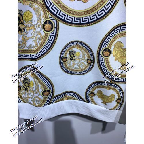 2021秋冬 秋の定番 ジップパーカー ロゴパーカー ヴェルサーチVERSACE ヴェルサーチスーパーコピー プルオーバーパーカー オシャレロゴパーカー