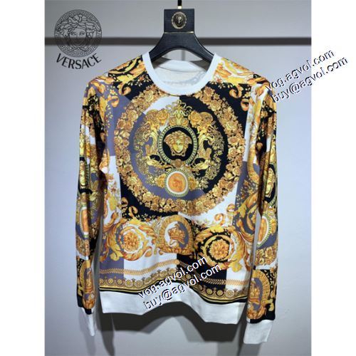 2021秋冬 ヴェルサーチVERSACE ヴェルサーチブランド コピー 最安値に挑戦 総柄 プルオーバーパーカー 存在感のある