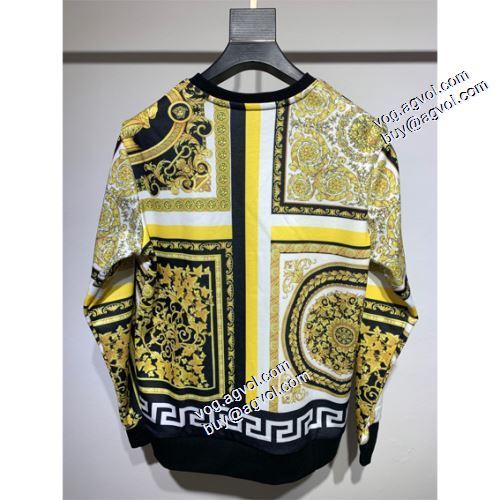 リブ付 スタイリッシュ プルオーバーパーカー 2021秋冬 ヴェルサーチスーパーコピー ヴェルサーチVERSACE 人気販売中 秋着用