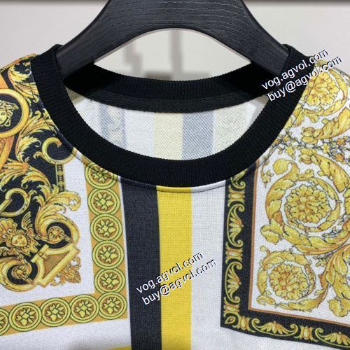 リブ付 スタイリッシュ プルオーバーパーカー 2021秋冬 ヴェルサーチスーパーコピー ヴェルサーチVERSACE 人気販売中 秋着用